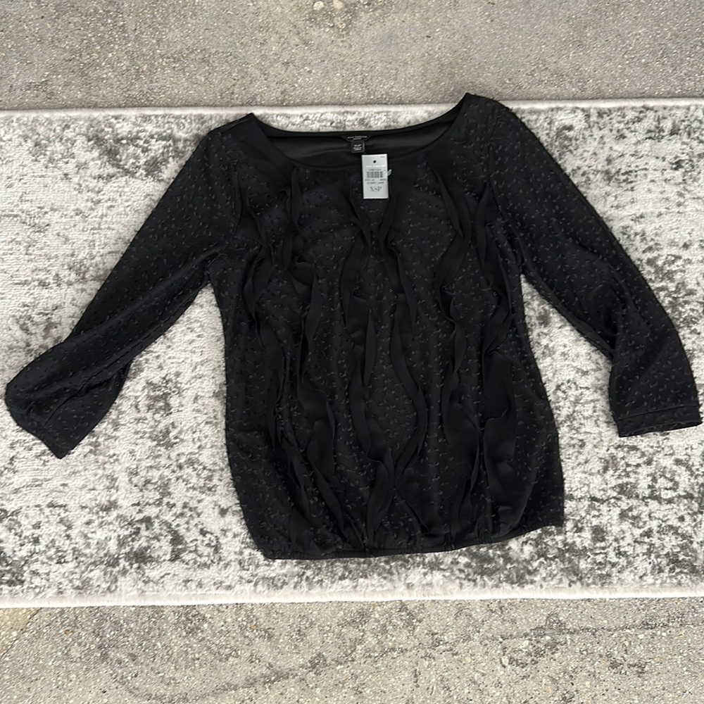 Petite XS Ann a Taylor Black 3/4 length arm shirt with textured details